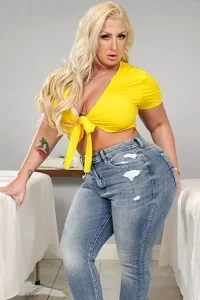 18 curvy catfights get pussync d 2025