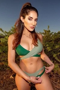 18 insatiable chloe ditches 2024